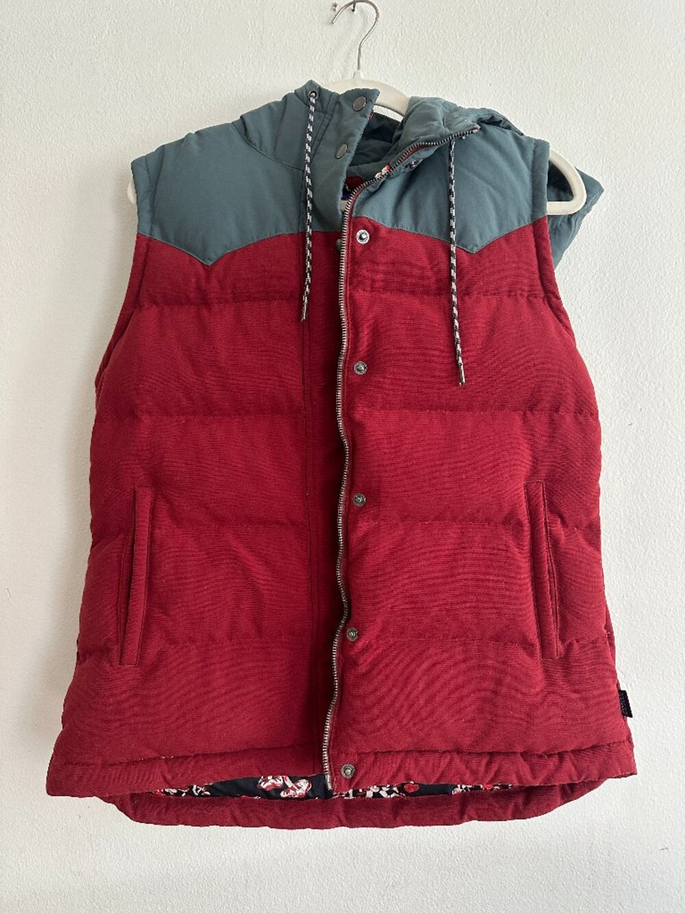 Patagonia Bivy Vest Women's Size L Hooded Lined Down Vest